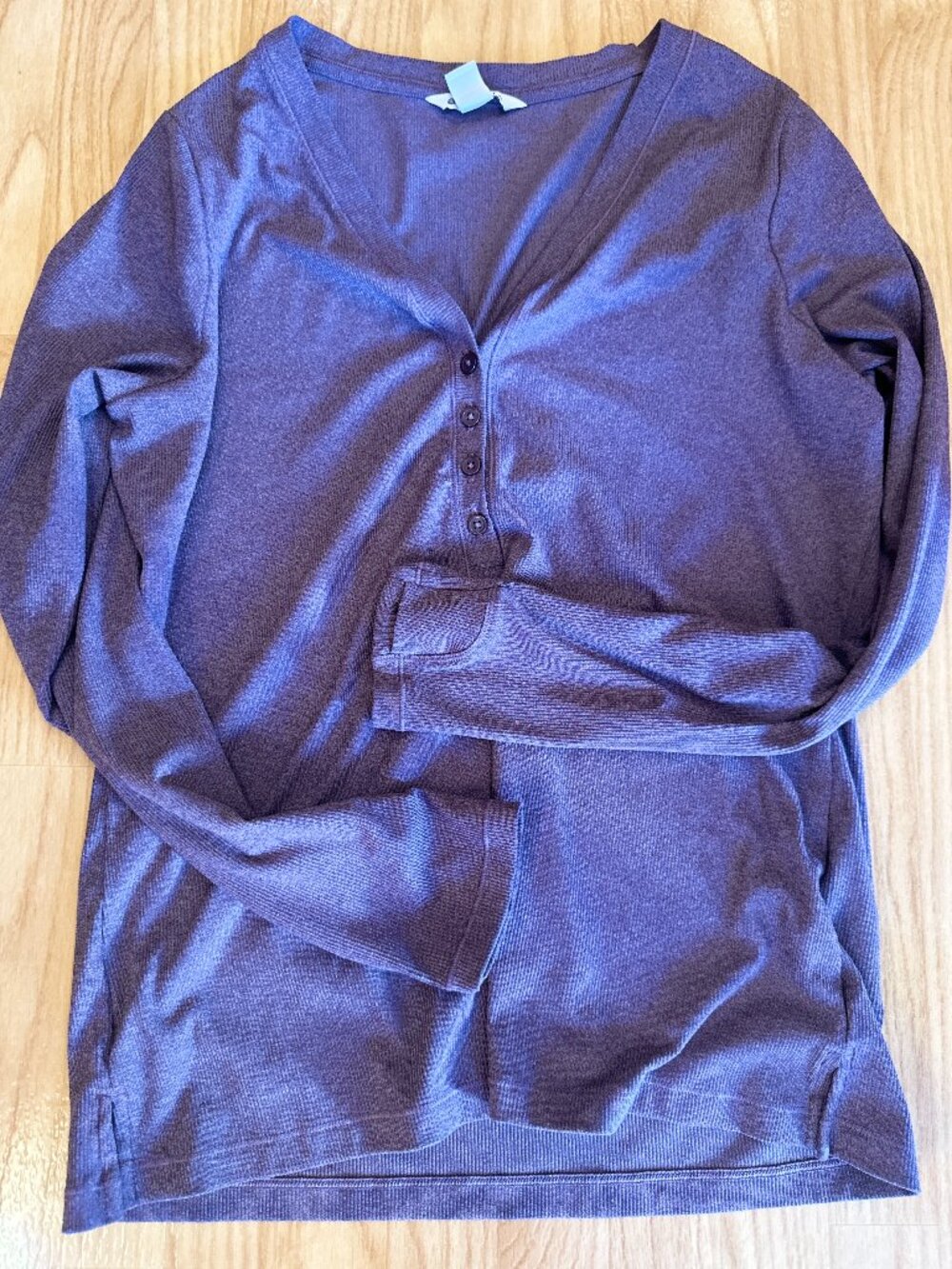 V neck henly with long sleeves